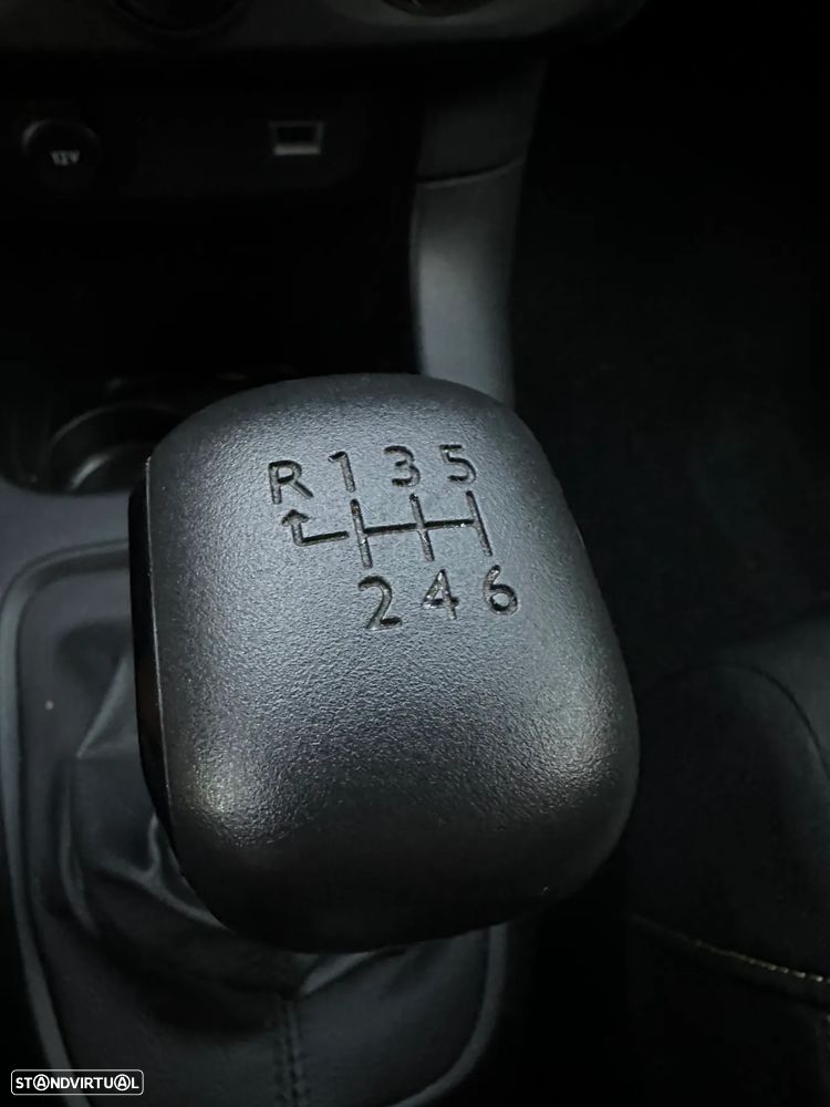 Citroën C3 1.2 PureTech Shine - 10