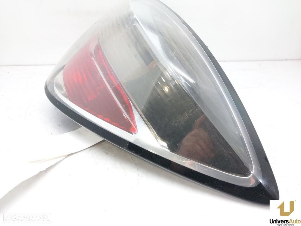FAROLIM TRASEIRO DIREITO OPEL ASTRA H GTC 2005 -24451834 - 1