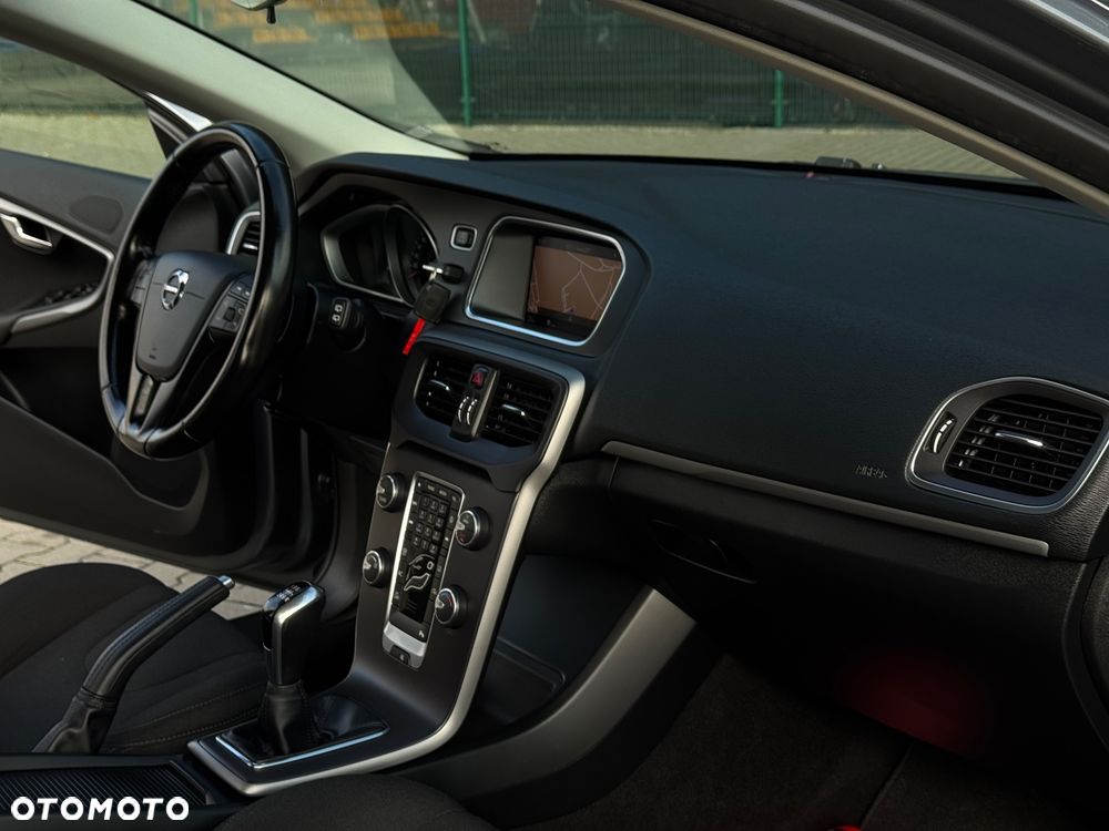 Volvo V40 D2 Summum - 27
