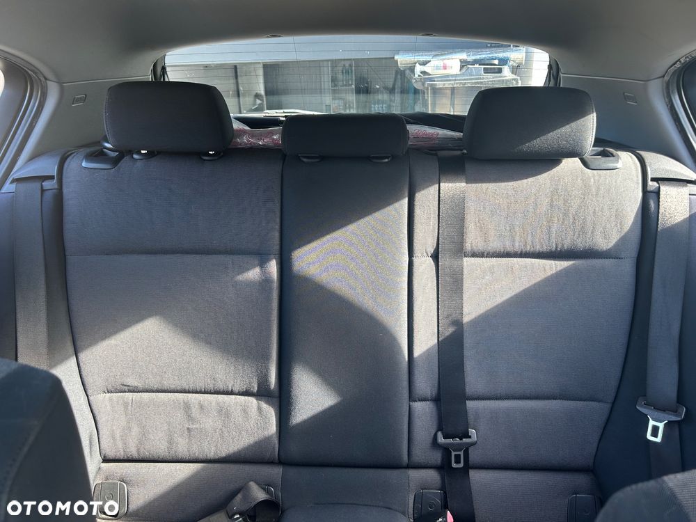 BMW Seria 1 120d - 6
