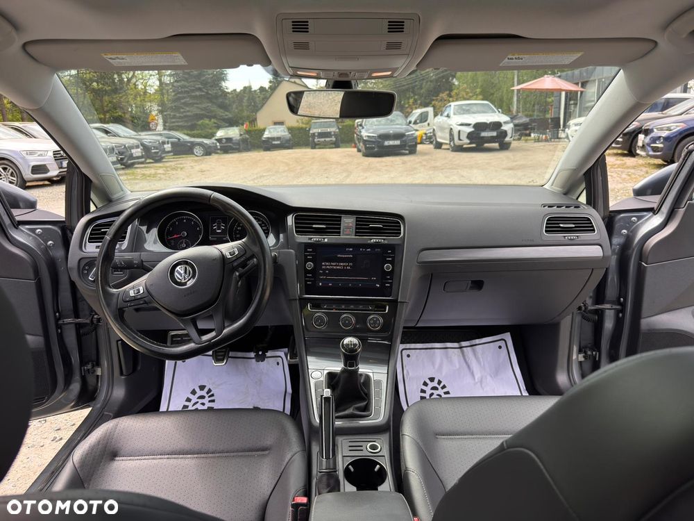 Volkswagen Golf - 23