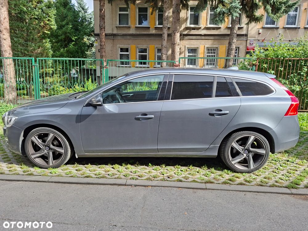 Volvo V60 D2 Geartronic Kinetic - 1