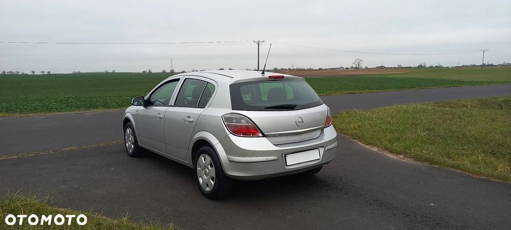 Opel Astra 1.6 Exklusiv - 10