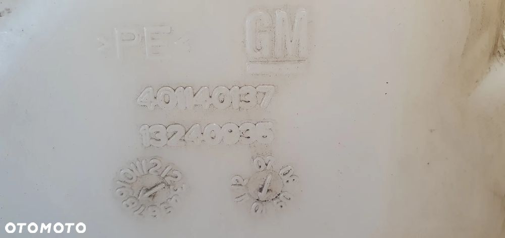 Zbiorniczek spryskiwaczy pompki XENON Opel Insignia A 13315611 13240935 - 10