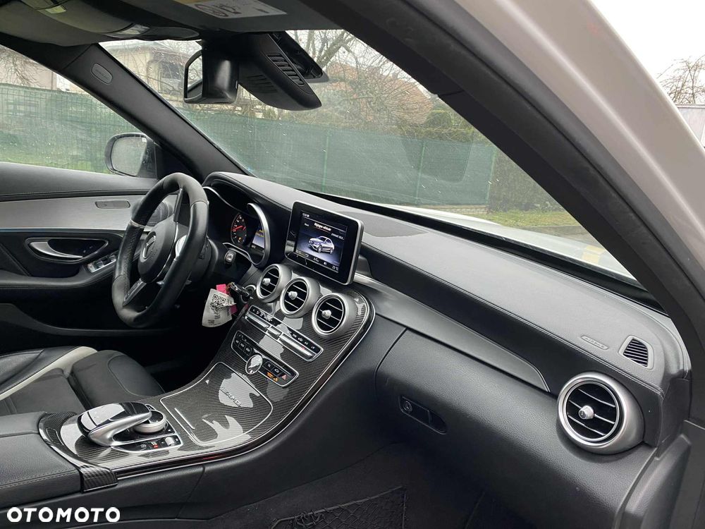 Mercedes-Benz Klasa C AMG 63 S AMG Speedshift 7G-MCT - 14