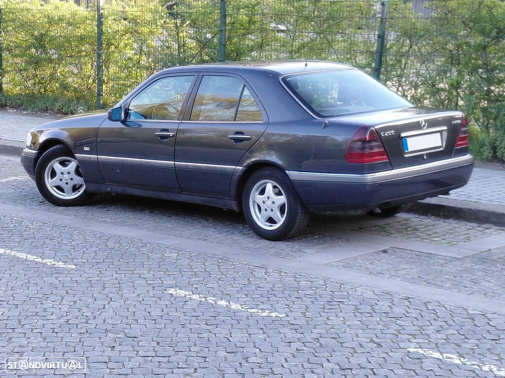 Mercedes-Benz C 200 D Elegance - 2