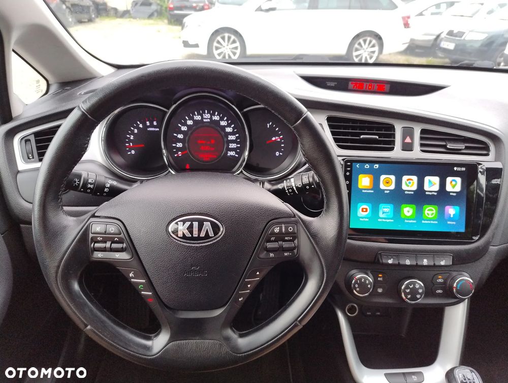 Kia Ceed - 4