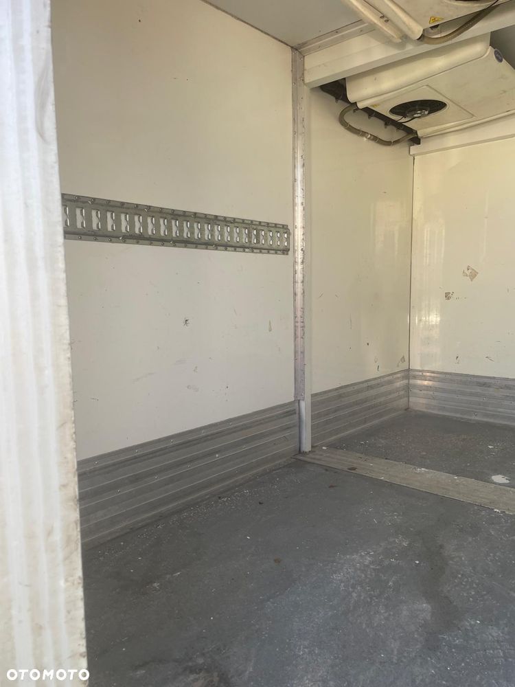 Kontener izoterma chłodnia 380V z wtyką 290x187x180 - 3