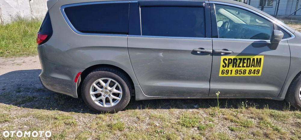 Chrysler Pacifica - 9