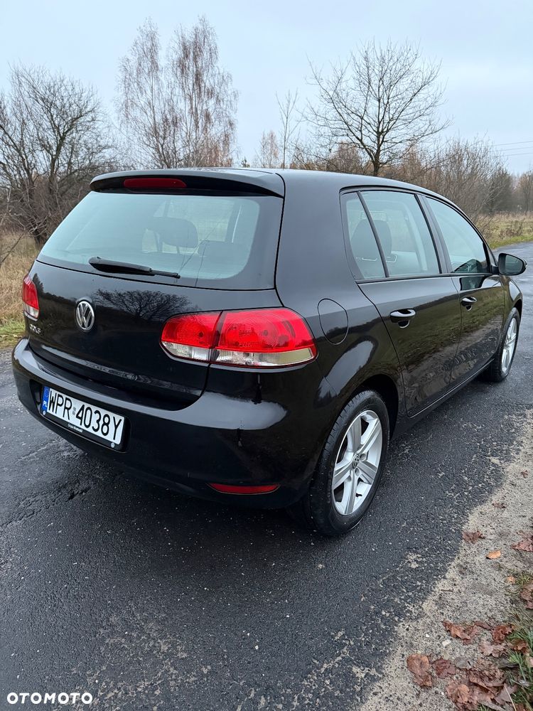 Volkswagen Golf - 6