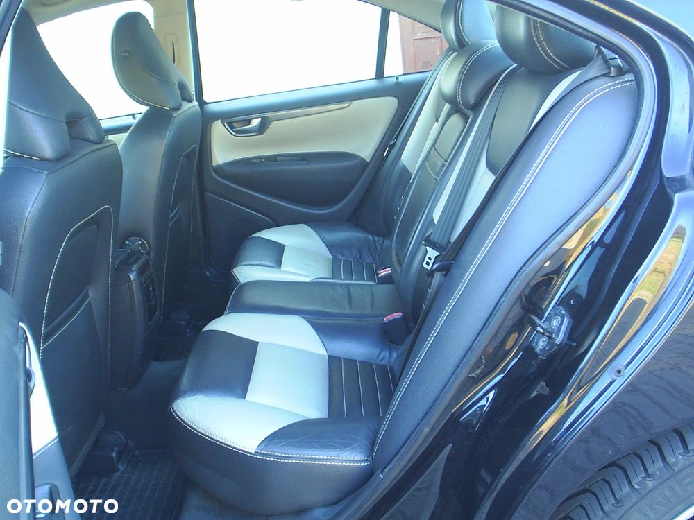 Volvo S60 2.4 Premium - 7