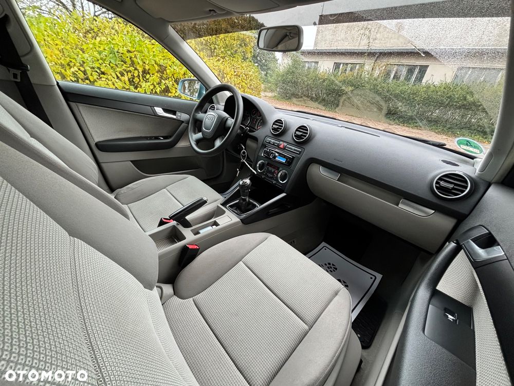 Audi A3 Sportback 1.6 FSI Attraction - 22