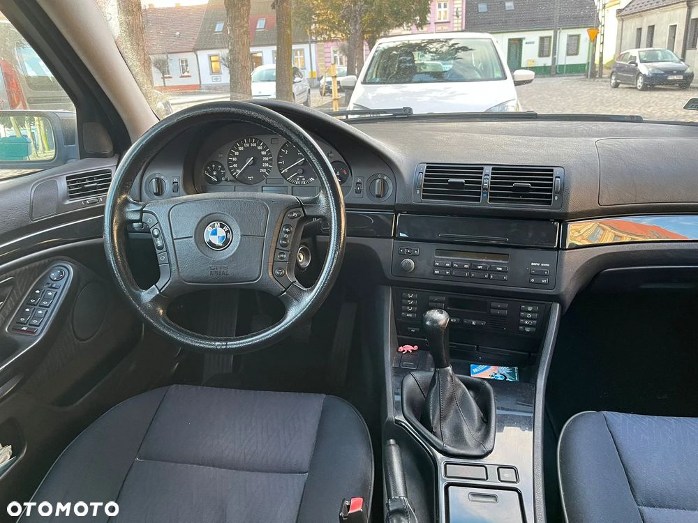 BMW Seria 5 - 10