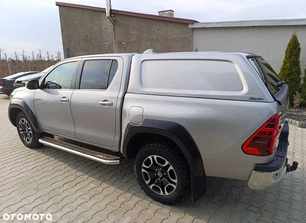 Toyota Hilux - 5