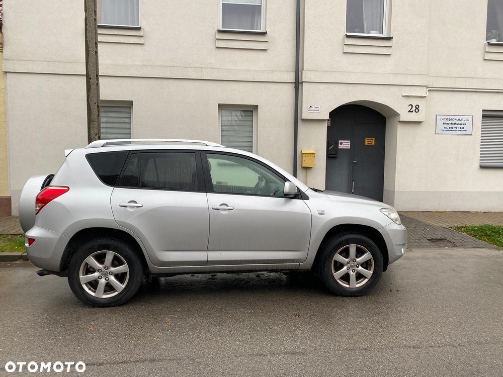 Toyota RAV4 2.2 D-4D Premium - 1