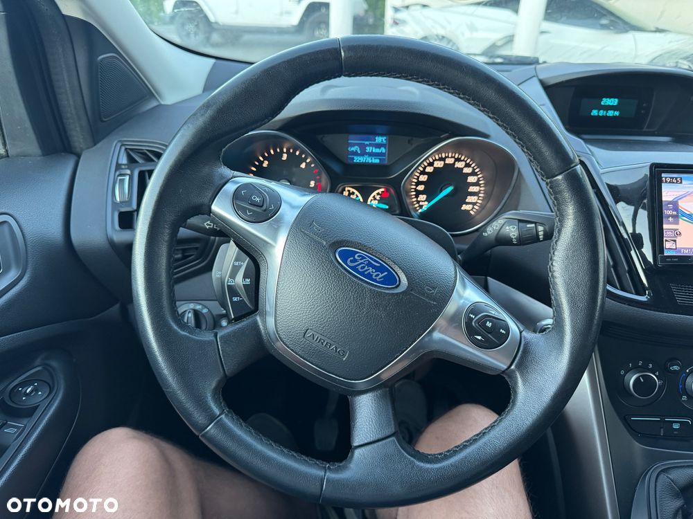 Ford Kuga 2.0 TDCi 2x4 Titanium - 12