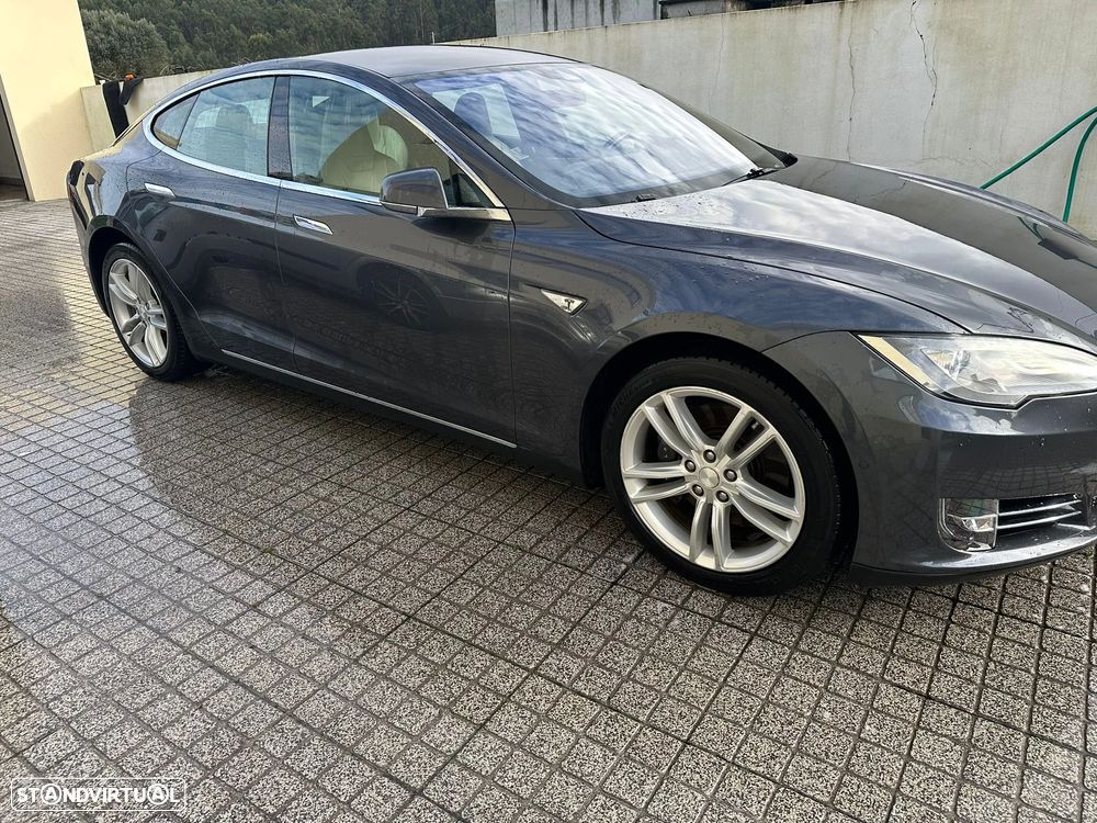 Tesla Model S Standard - 6