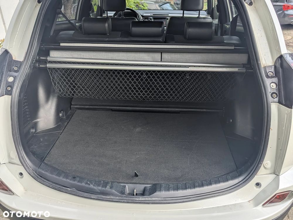 Toyota RAV4 Hybrid Premium 4x2 - 10