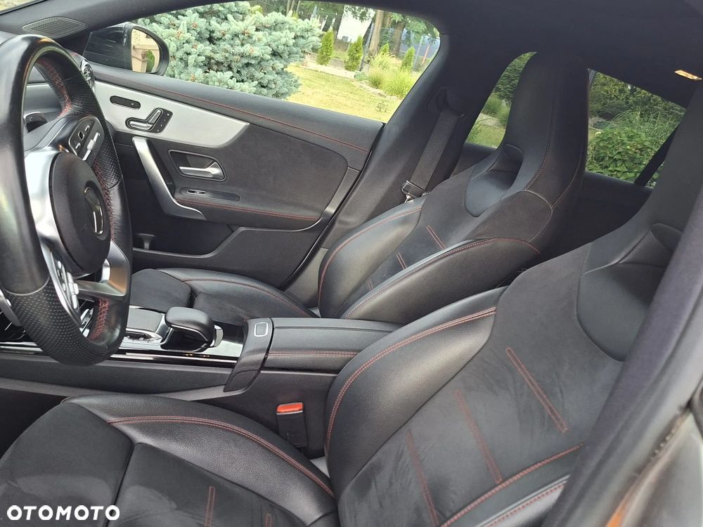 Mercedes-Benz CLA 200 AMG Line 7G-DCT - 7