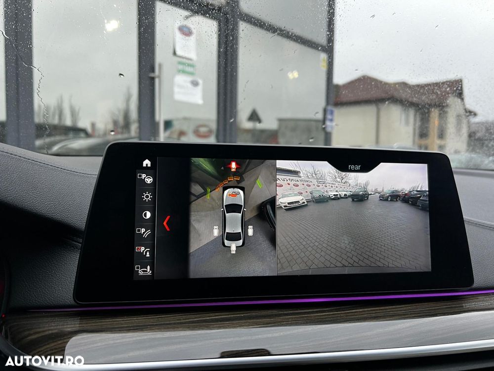 BMW Seria 5 520d xDrive AT - 17