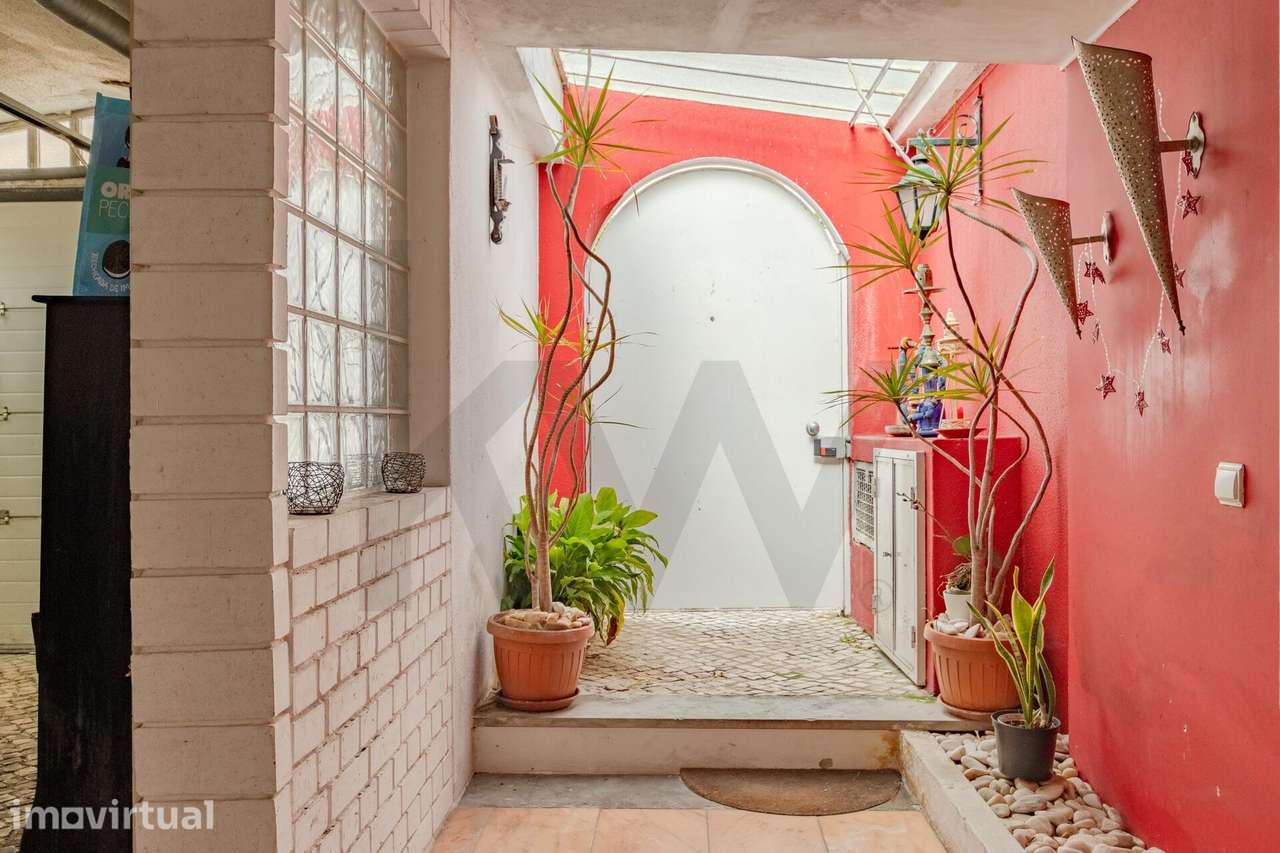 Moradia Exclusiva no Monte Estoril com Piscina, Jardim e Estacionament - Grande imagem: 4/52