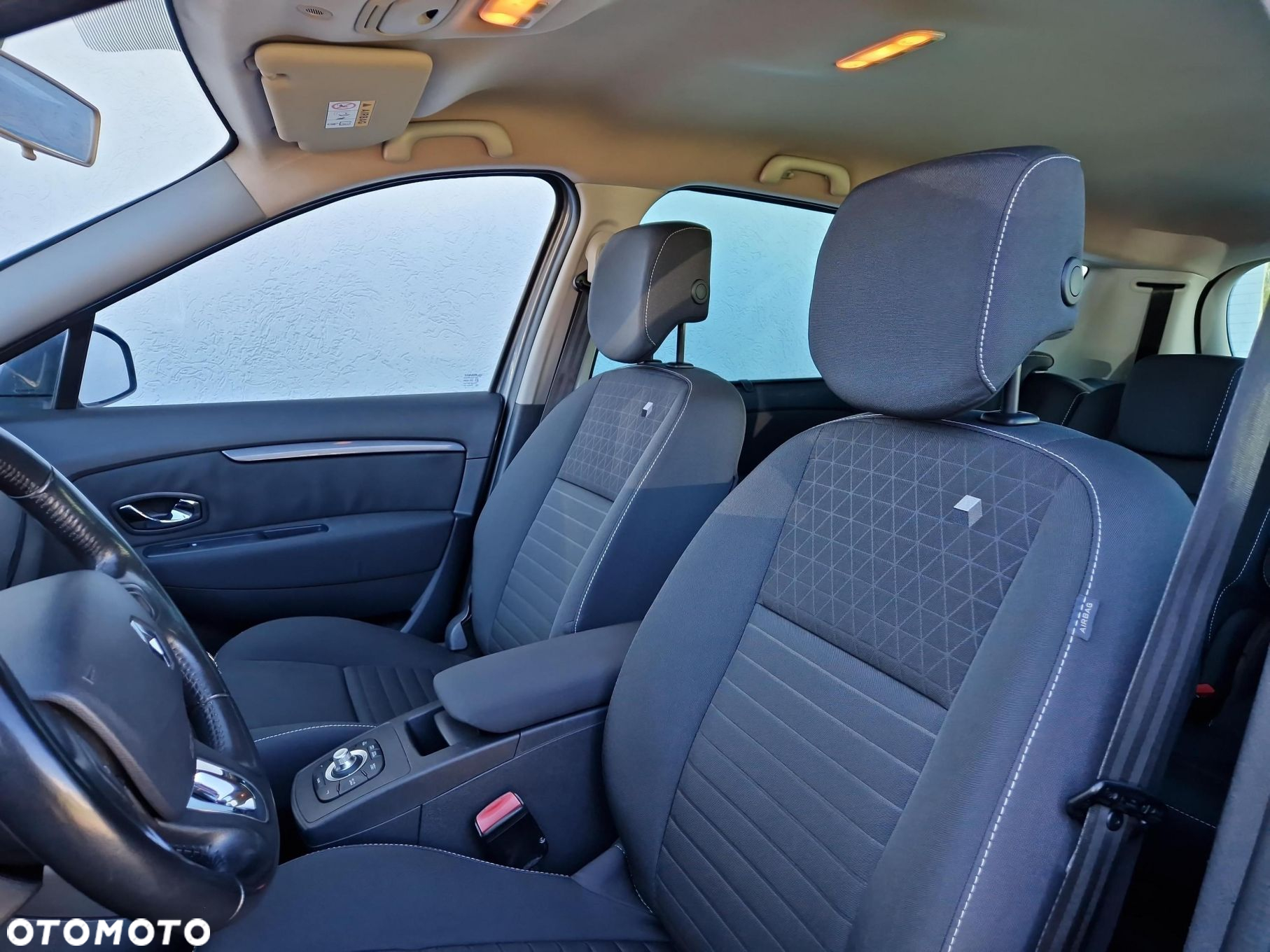 Renault Grand Scenic - 11