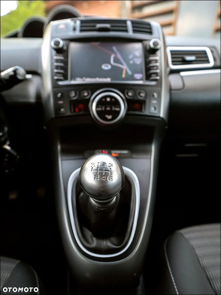 Toyota Verso - 20