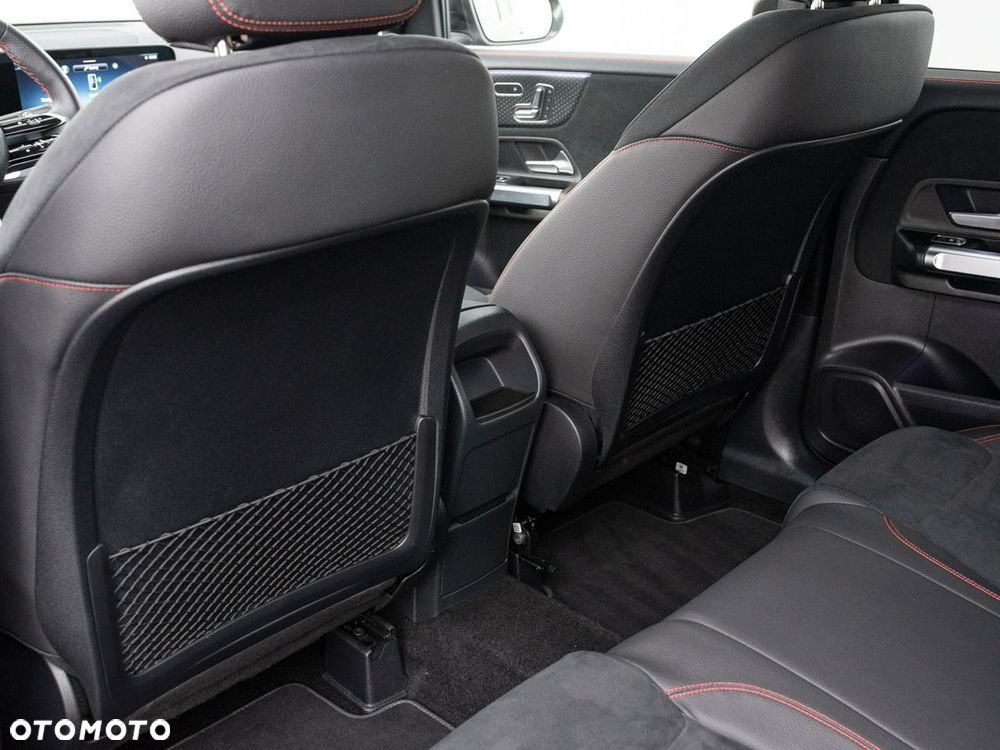 Mercedes-Benz GLB 200 d 4-Matic AMG Line 8G-DCT - 26