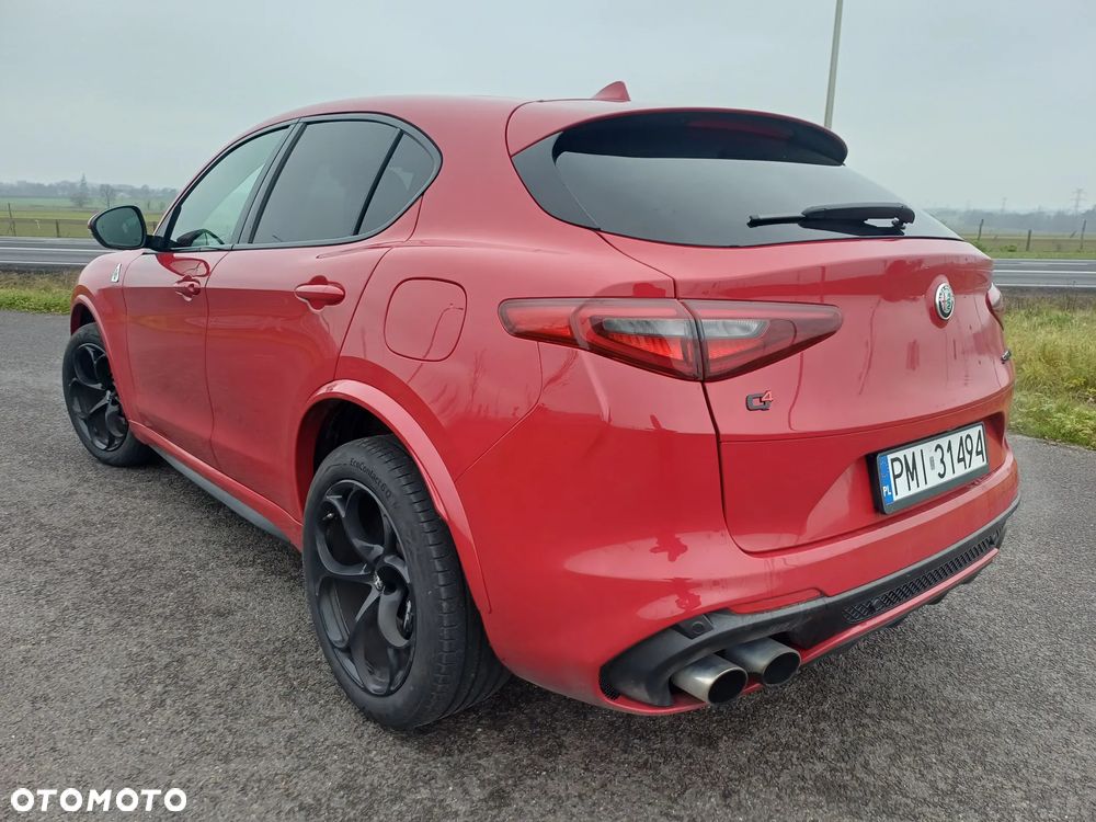 Alfa Romeo Stelvio V6 2.9 Bi-Turbo AT8-Q4 Quadrifoglio - 13