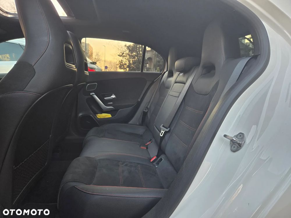 Mercedes-Benz Klasa A 220 4-Matic AMG Line 7G-DCT - 24