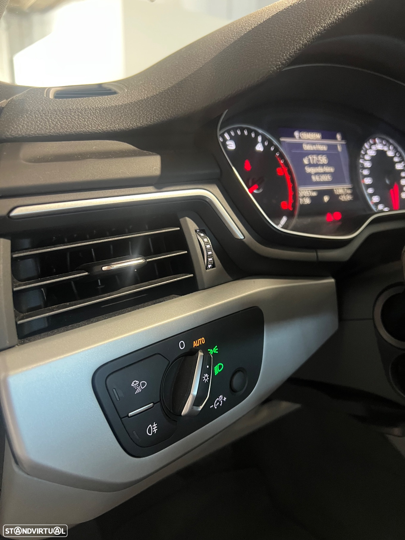 Audi A4 30 TDI S tronic design - 7