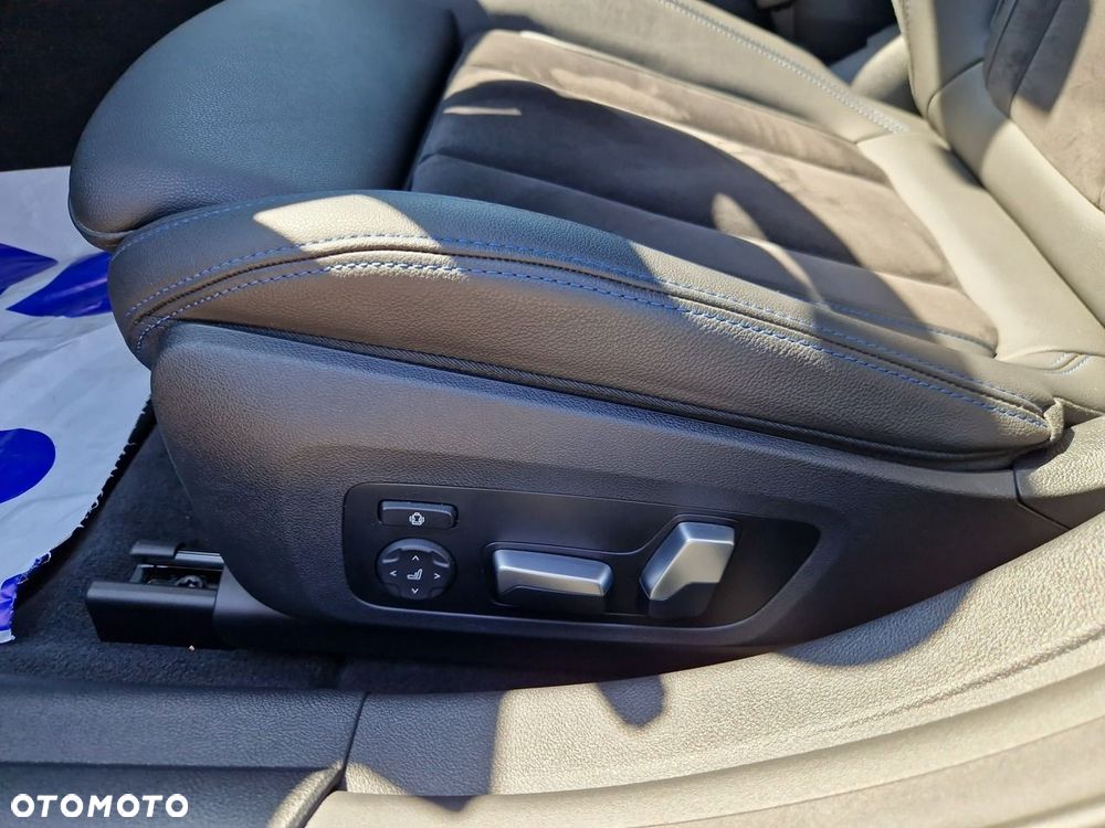 BMW i4 - 13