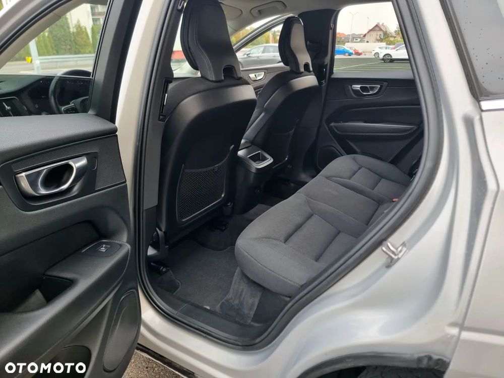 Volvo XC 60 D5 SCR AWD Momentum - 35