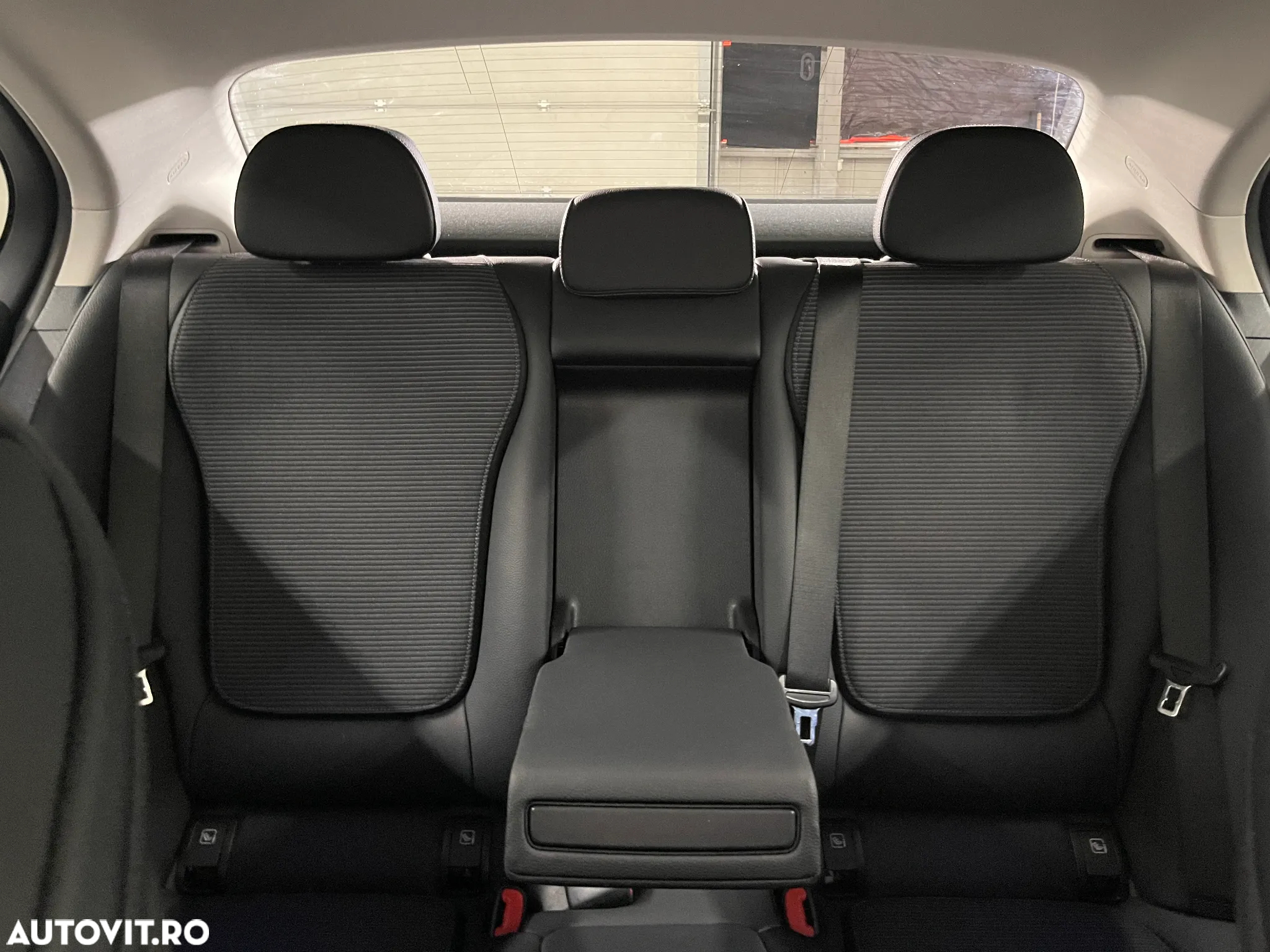 Mercedes-Benz C 200 MHEV 4MATIC - 12