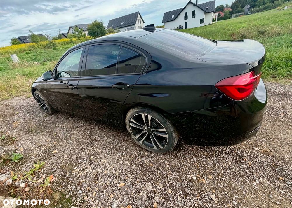 BMW Seria 3 318i - 9