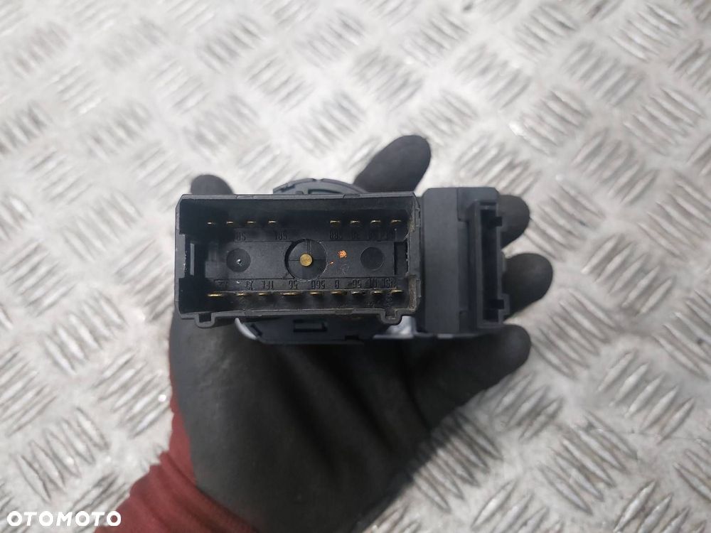 PRZEŁĄCZNIK ŚWIATEŁ  SEAT TOLEDO II 4B1941531C - 2