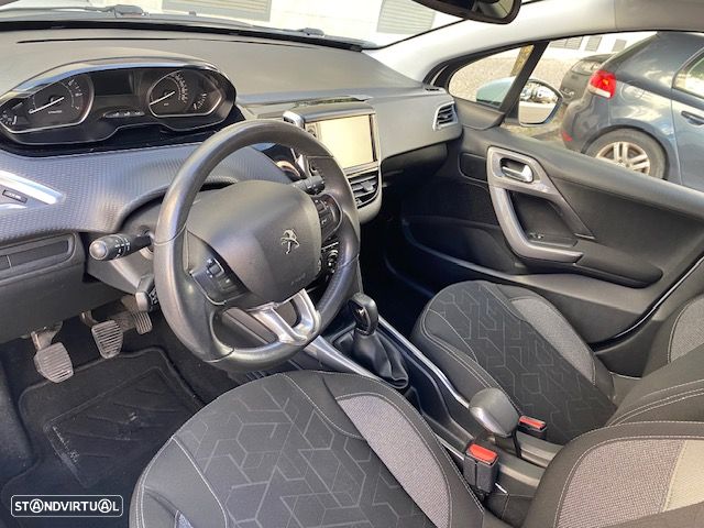 Peugeot 2008 1.2 PureTech Style - 7