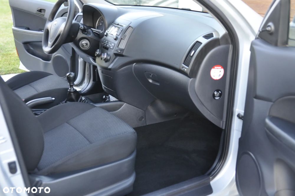 Hyundai i30 i30cw 1.4 blue Classic - 25