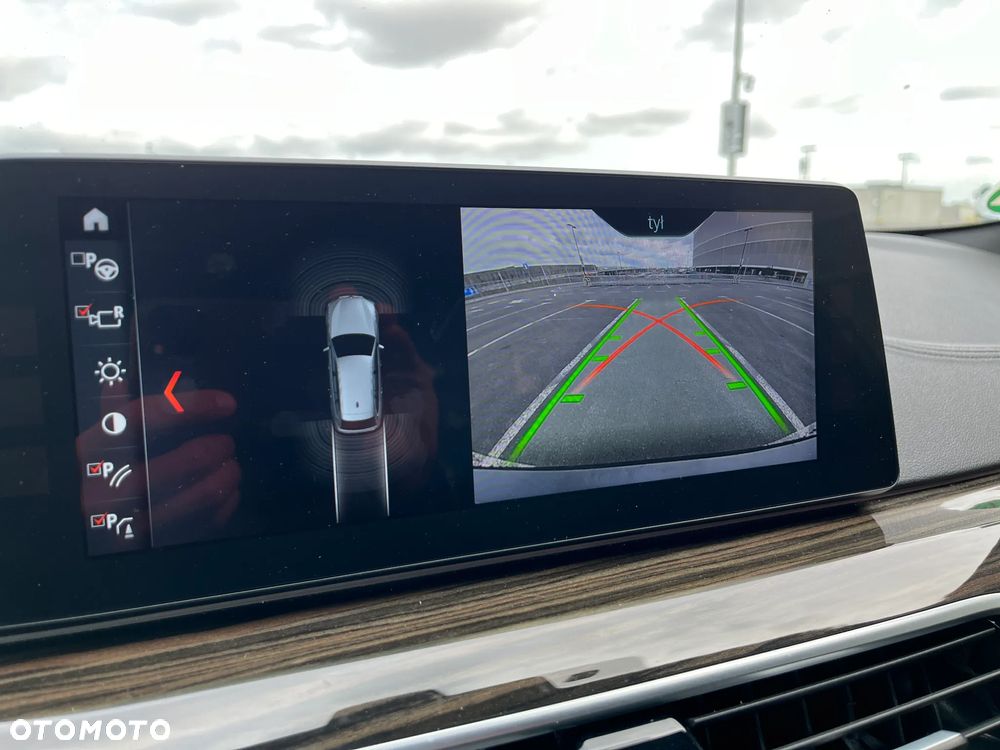 BMW Seria 5 520i Luxury Line - 24