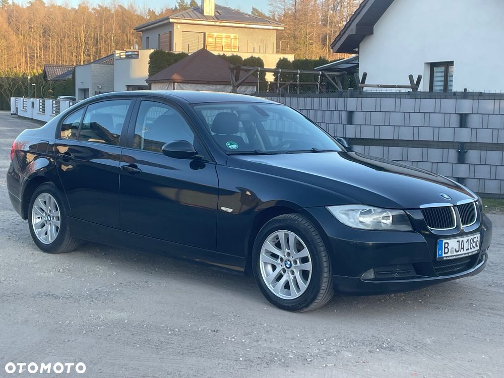 BMW Seria 3 318i Edition Exclusive - 1