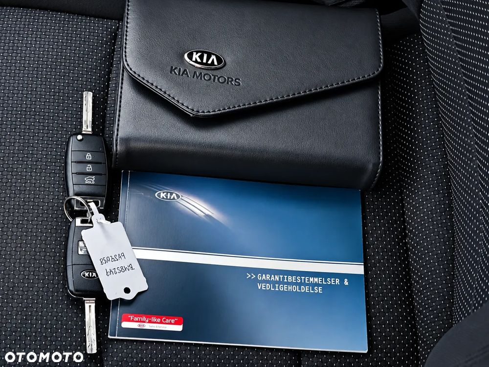 Kia Carens 1.7 CRDi XL 7os - 32