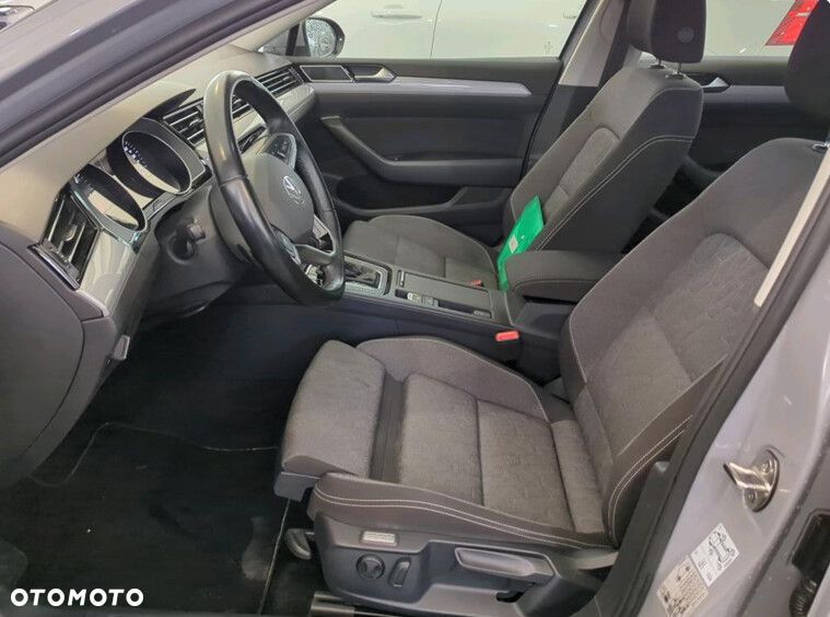 Volkswagen Passat - 3