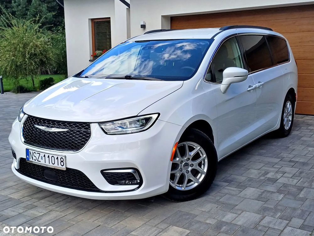 Chrysler Pacifica - 1