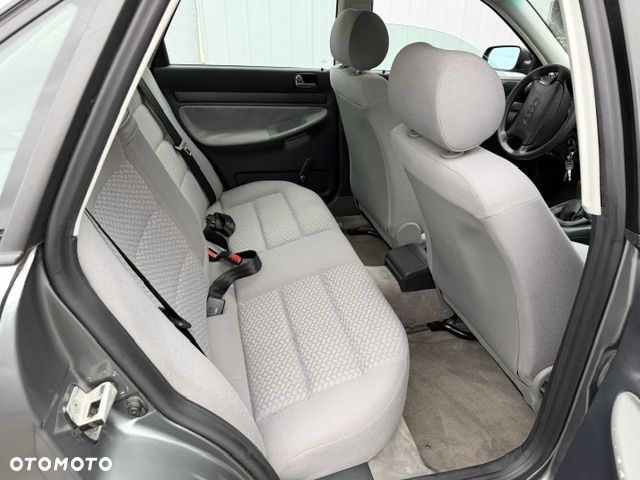 Audi A4 Limousine - 18