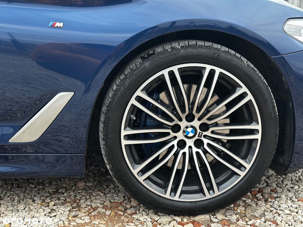 BMW Seria 5 530d xDrive Touring - 17