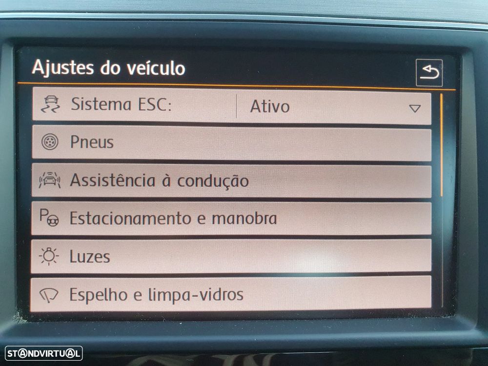 VW Golf 1.6 TDI Confortline - 20