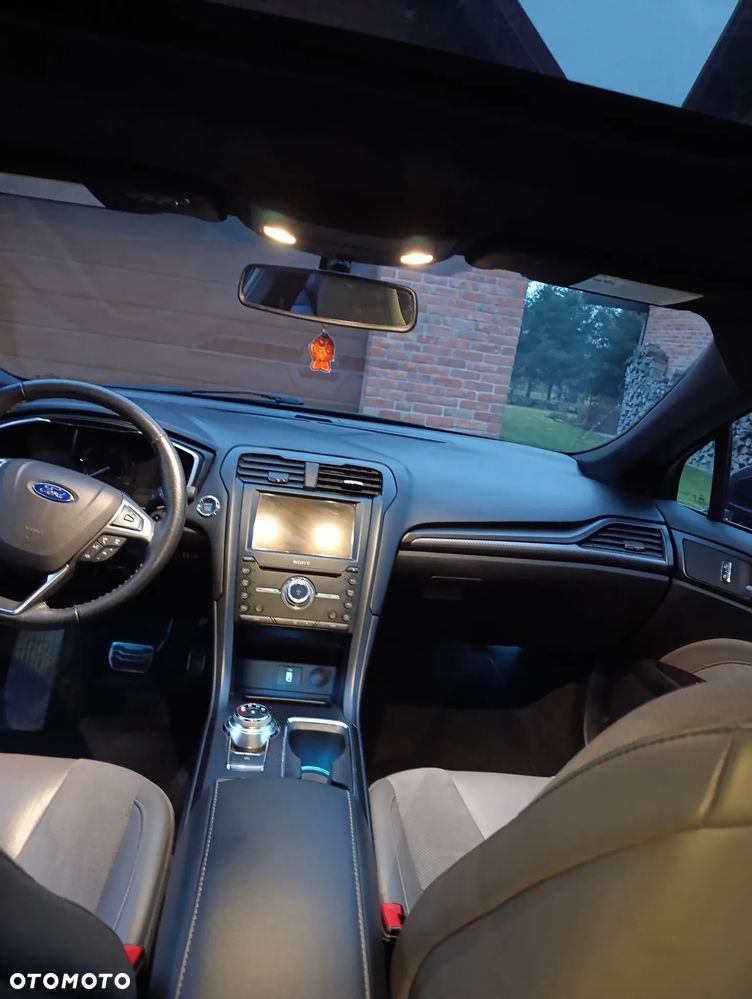 Ford Fusion - 12