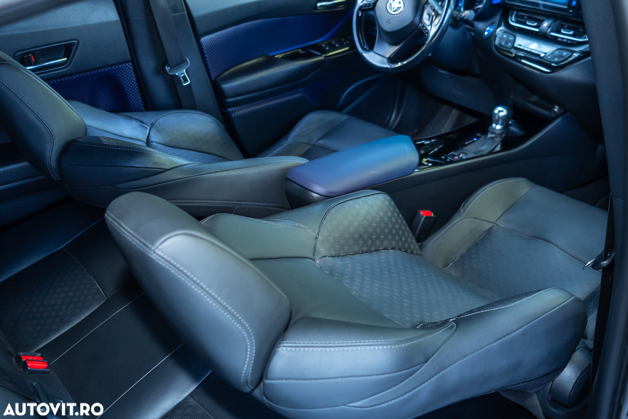 Toyota C-HR Hybrid Lounge - 30