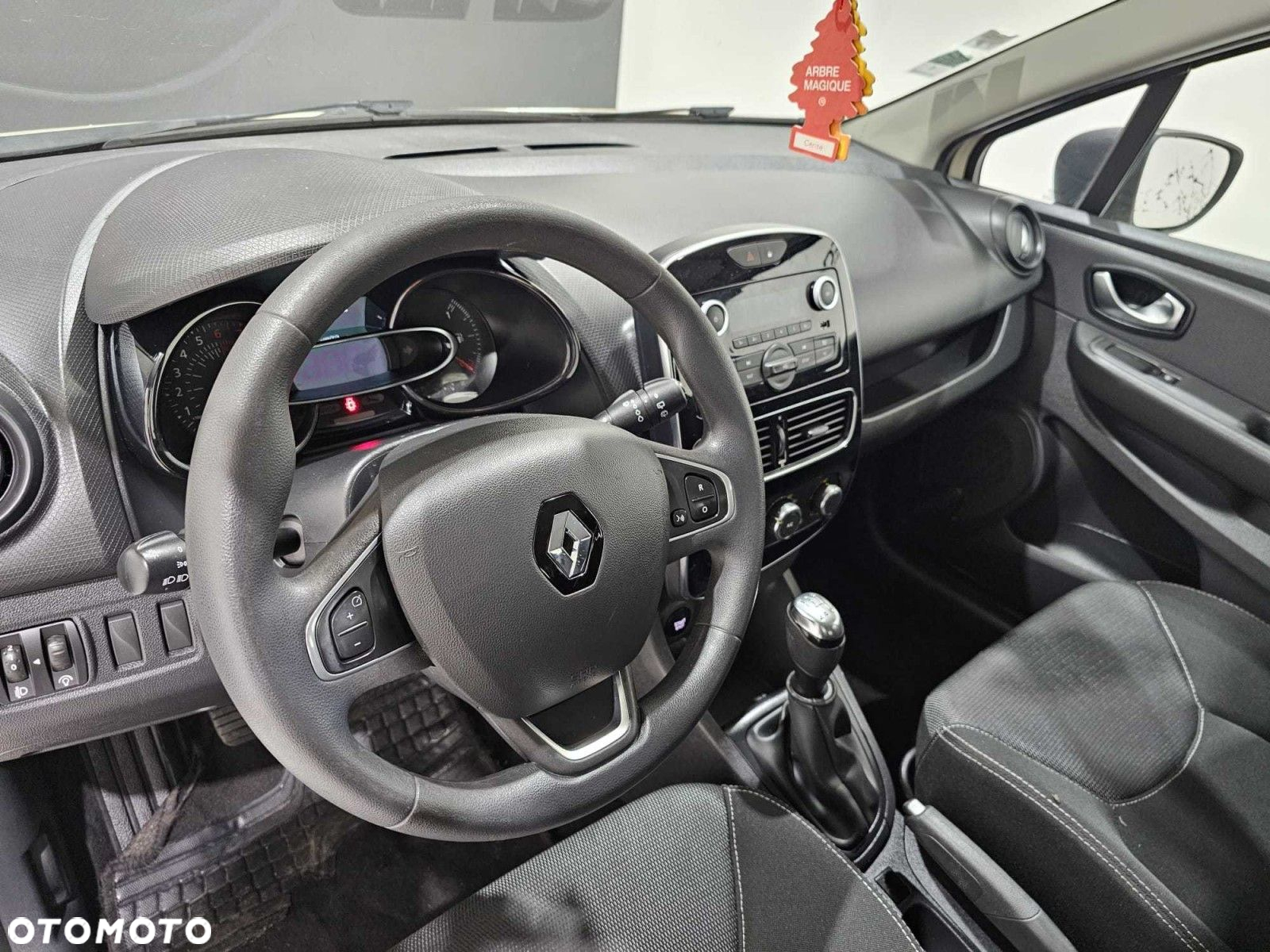 Renault Clio - 9
