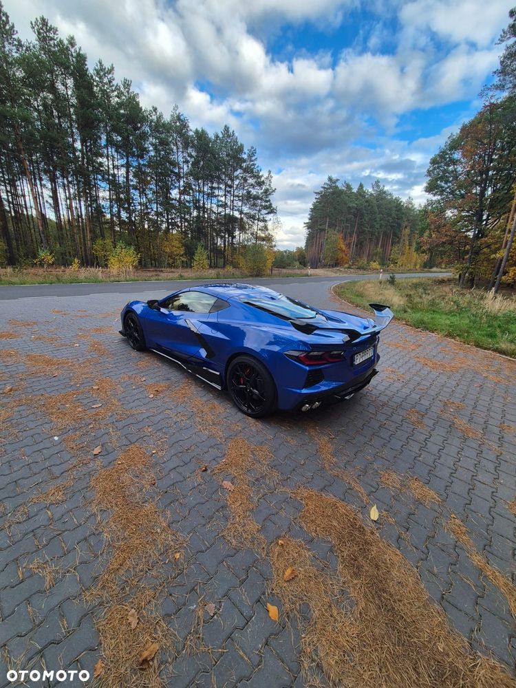 Chevrolet Corvette - 4